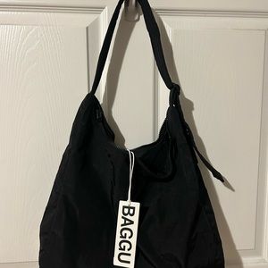 BAGGU nylon shoulder bag